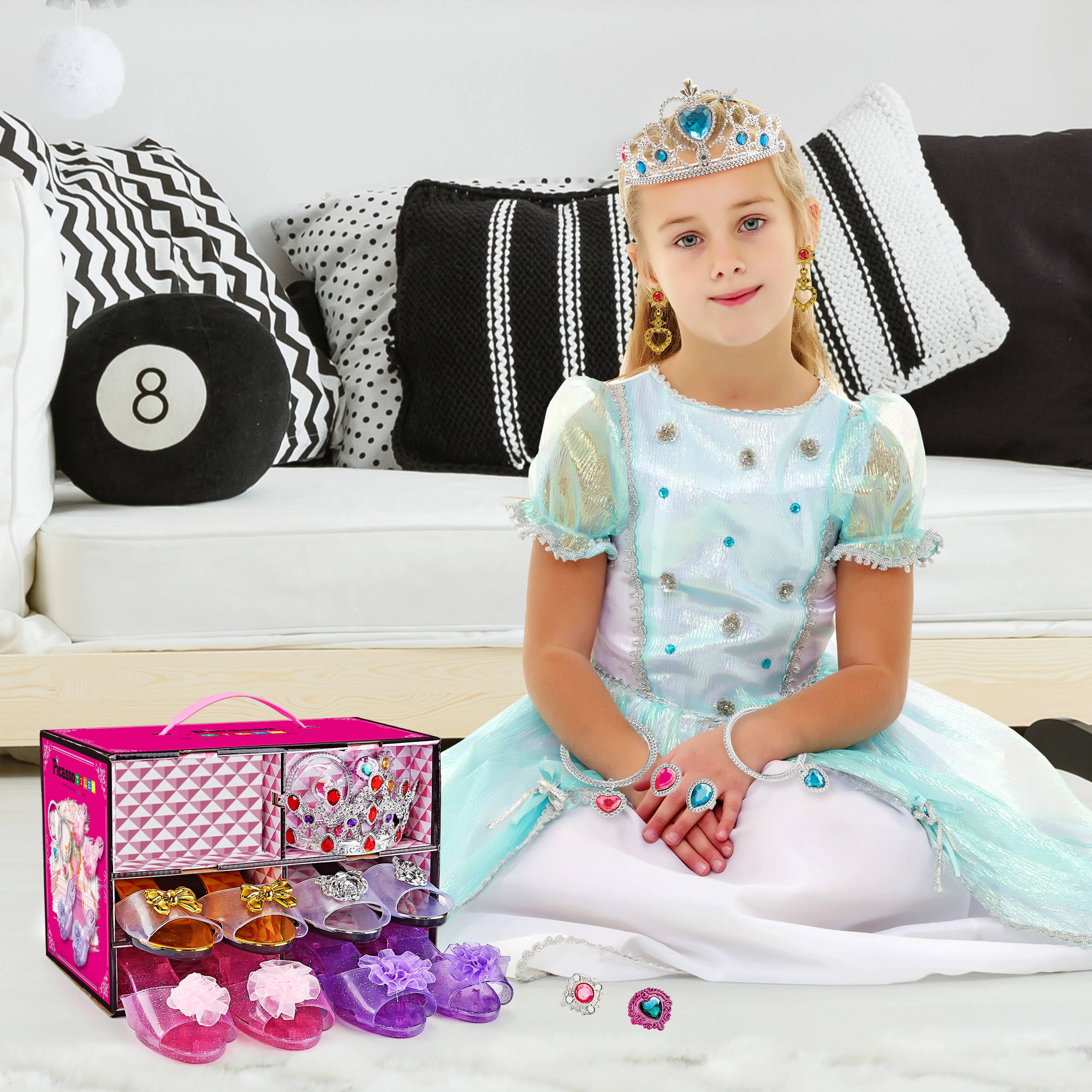 PicassoTiles 20 Piece Fairytale Royal Princess Dress Up Kit - Image 7
